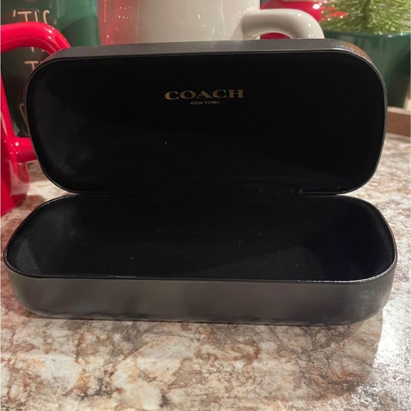 Coach sunglasses - Picture 4 of 5
